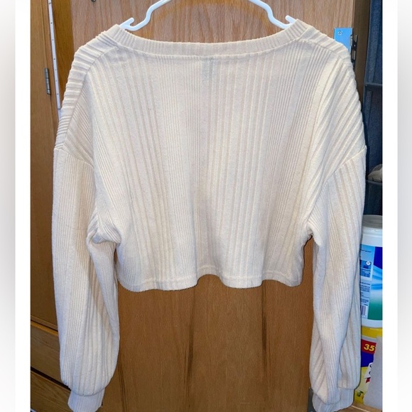 SHEIN - Beige V-neck Drop Shoulder Rib-knit Crop Tee - Picture 4 of 4